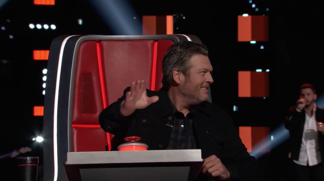 The Voice US m&ugrave;a 14: Blake đơ người khi bị chặn, Adam sướng đến mức nằm lăn tr&ecirc;n s&acirc;n khấu - Ảnh 3.