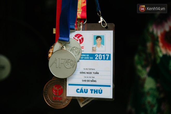 Về thăm căn nhà nhỏ cũ kỹ của gia đình thủ môn U23 Việt Nam: Mẹ ung thư, cha mất khả năng lao động - Ảnh 8.