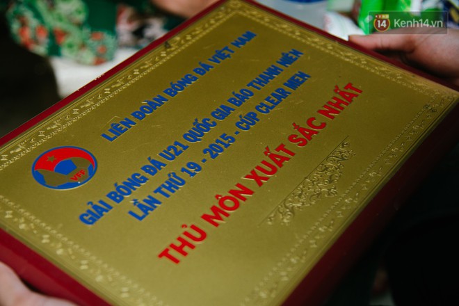 Về thăm căn nhà nhỏ cũ kỹ của gia đình thủ môn U23 Việt Nam: Mẹ ung thư, cha mất khả năng lao động - Ảnh 6.