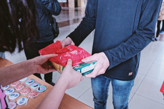 Học sinh H&agrave; Nội chung tay trao Tết muộn y&ecirc;u thương với Tet Donation 2018  - Ảnh 2.