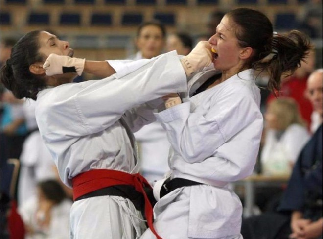 Vợ xinh của Lewandowski là cao thủ karate, có đai đen - Ảnh 3.