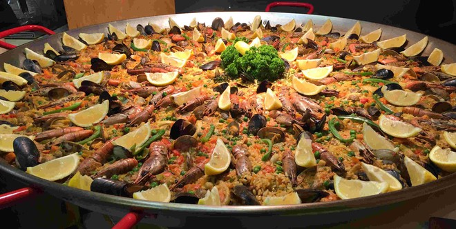 Paella - món cơm rang rực rỡ sắc màu của đất nước Tây Ban Nha - Ảnh 4.