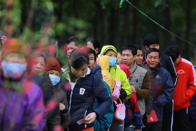  Ấm áp phiên chợ Tết 0 đồng cho người vô gia cư và bệnh nhân nghèo tại Hà Nội - Ảnh 2.