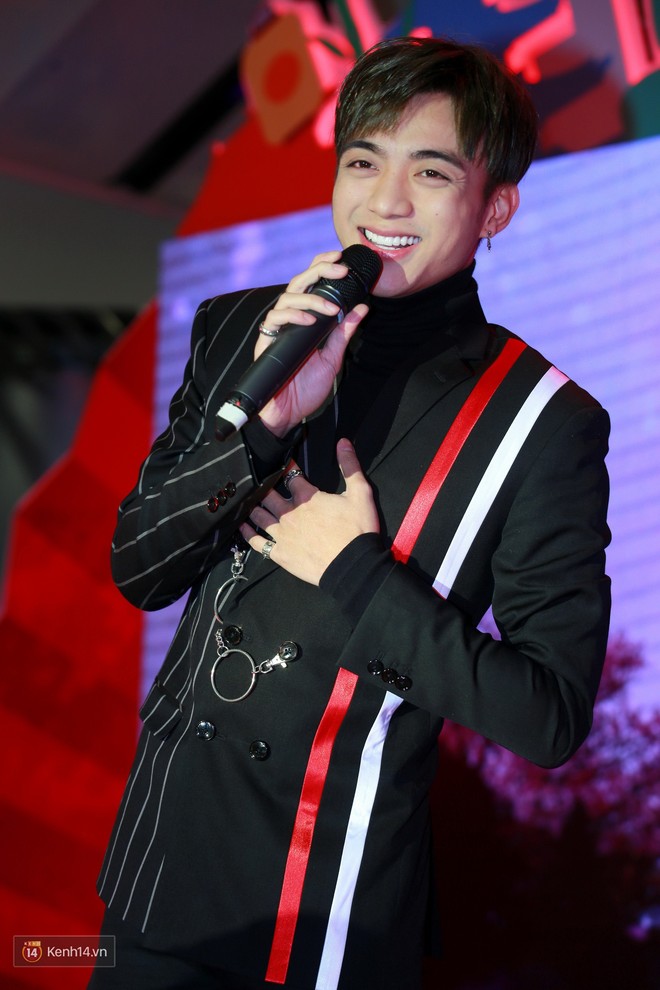 Clip: Bảo Anh, Soobin, Jun Phạm hoà giọng ấn tượng cùng đông đảo khán giả Hà thành với loạt hit bự - Ảnh 10.