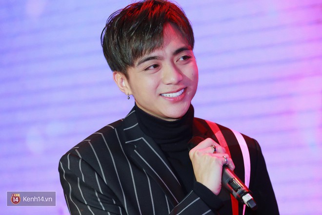 Clip: Bảo Anh, Soobin, Jun Phạm ho&agrave; giọng ấn tượng c&ugrave;ng đ&ocirc;ng đảo kh&aacute;n giả H&agrave; th&agrave;nh với loạt hit bự - Ảnh 9.