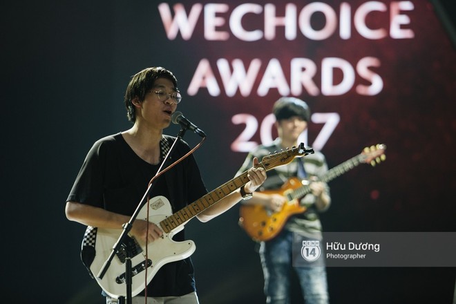 Ngọt Band, Da LAB xuất hiện bụi bặm, tập trung tổng duyệt trước thềm Gala WeChoice Awards 2017 - Ảnh 3.