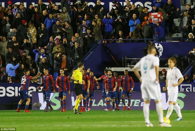 Ronaldo tịt ngòi, Real Madrid đánh rơi chiến thắng phút cuối trận - Ảnh 5.