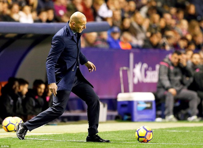 Ronaldo tịt ngòi, Real Madrid đánh rơi chiến thắng phút cuối trận - Ảnh 11.