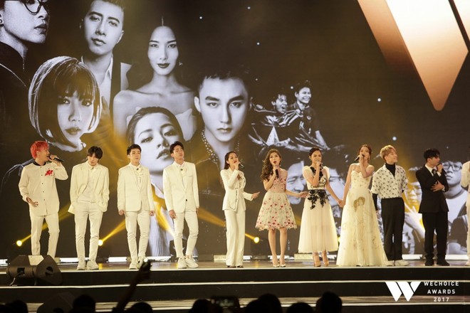 Các nghệ sĩ, nhóm nhạc Vpop hoà giọng đầy xúc động trong ca khúc chủ đề Bình tĩnh sống trên sân khấu Gala WeChoice Awards 2017 - Ảnh 4.