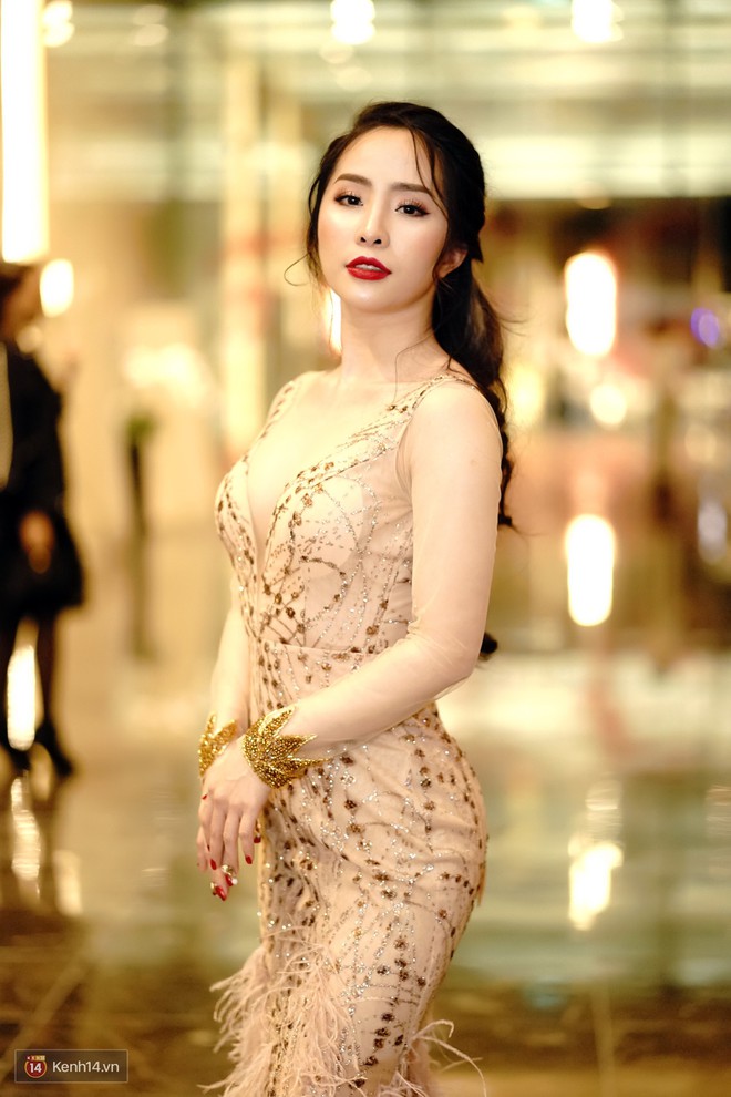 Dàn Hoa hậu, Á hậu đọ sắc: Mai Phương Thuý - Tú Anh diện váy xẻ quyến rũ, Mỹ Linh xinh đẹp như công chúa - Ảnh 10.