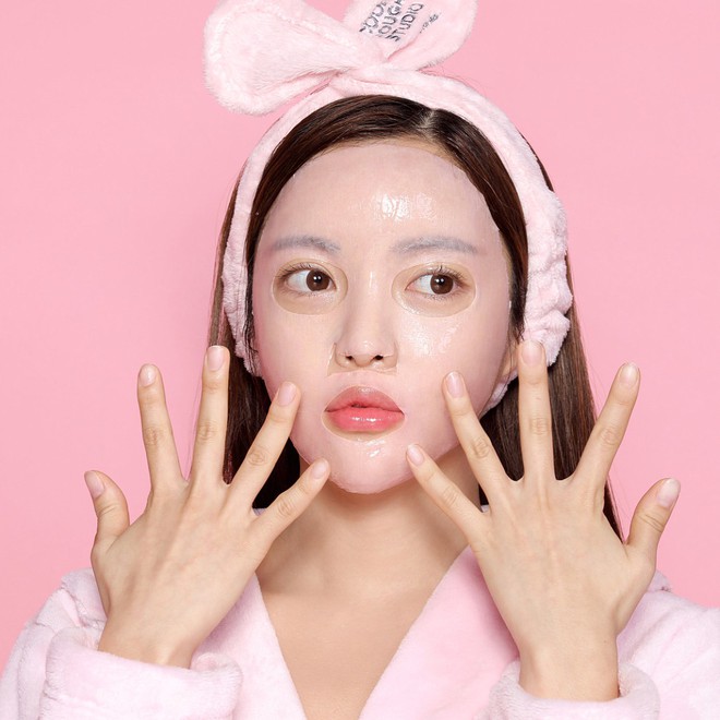Chuy&ecirc;n gia makeup của Lee Hyori chỉ ra 5 tips makeup cơ bản đem lại l&agrave;n da b&oacute;ng bẩy, ngậm nước  - Ảnh 6.