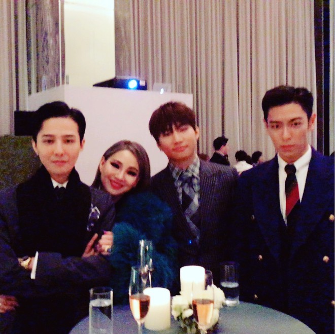 Tiệc cưới xa hoa của Taeyang: Cô dâu chú rể cuối cùng đã lộ diện, G-Dragon, T.O.P cùng dàn sao siêu sang đổ bộ - Ảnh 36.