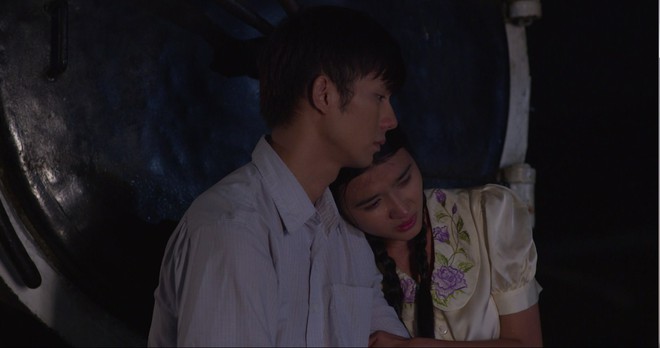 Mộng Ph&ugrave; Hoa: Kim Tuyến lần nữa bị cha dượng cưỡng hiếp, vậy m&agrave; mẹ ruột chỉ đứng nh&igrave;n! - Ảnh 1.