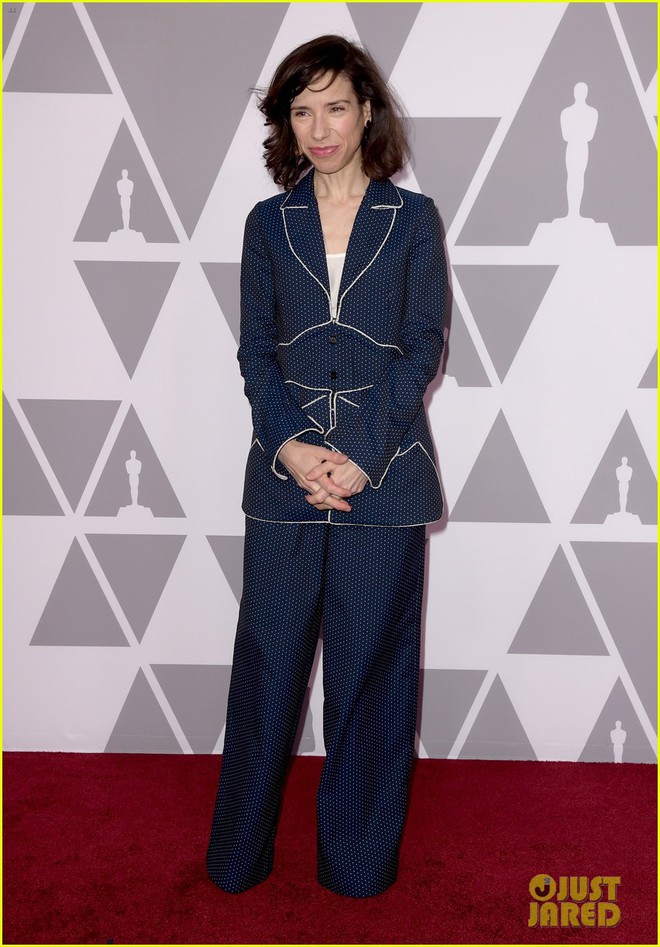 Sally Hawkins giản dị giữa dàn mỹ nhân lộng lẫy tại sự kiện tiền Oscar