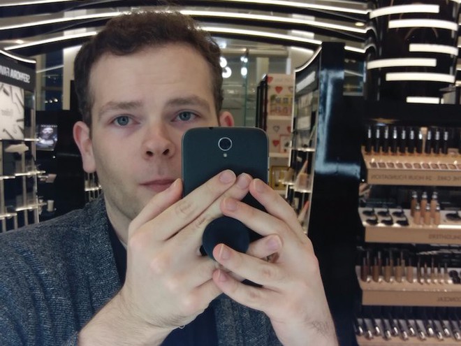 Trải nghiệm dịch vụ makeup dành cho nam, chàng trai này nhận được kết quả ấn tượng như Photoshop - Ảnh 1.