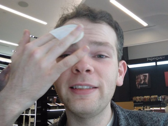 Trải nghiệm dịch vụ makeup dành cho nam, chàng trai này nhận được kết quả ấn tượng như Photoshop - Ảnh 4.