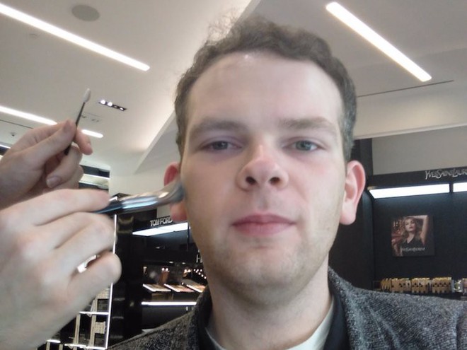 Trải nghiệm dịch vụ makeup dành cho nam, chàng trai này nhận được kết quả ấn tượng như Photoshop - Ảnh 5.