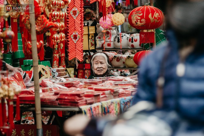 Chùm ảnh: Ghé thăm chợ hoa truyền thống lâu đời nhất Hà Nội - cả năm chỉ họp đúng một phiên duy nhất - Ảnh 9.