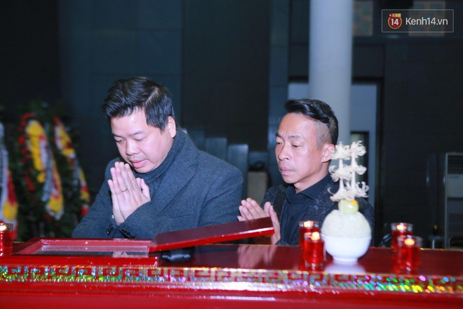 Thanh Lam, Tùng Dương và các nhạc sĩ gạo cội nghẹn ngào trước linh cữu của nhạc sĩ Hoàng Vân - Ảnh 16.