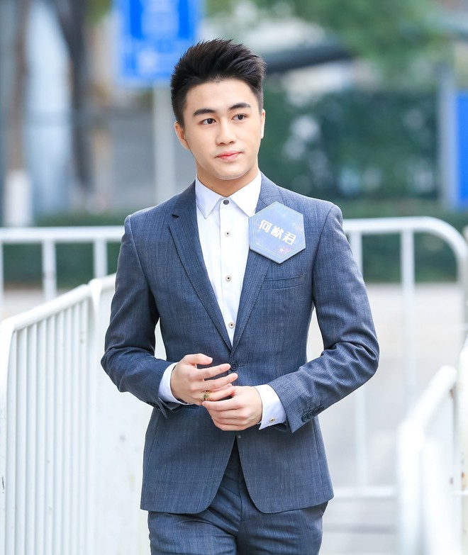 Muốn biết phong c&aacute;ch so&aacute;i ca l&agrave; như thế n&agrave;o, bạn h&atilde;y nh&igrave;n v&agrave;o bạn trai tin đồn của si&ecirc;u mẫu Ming Xi - Ảnh 4.