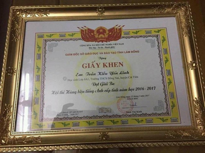 Thiếu nữ 2003 đ&agrave;n h&aacute;t tiếng Anh đ&aacute;ng y&ecirc;u thế n&agrave;y th&igrave; ai m&agrave; chịu được - Ảnh 3.