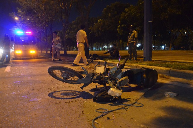 TP.HCM: Nam công nhân tử vong bất thường cạnh xe máy trên đại lộ Mai Chí Thọ - Ảnh 2.