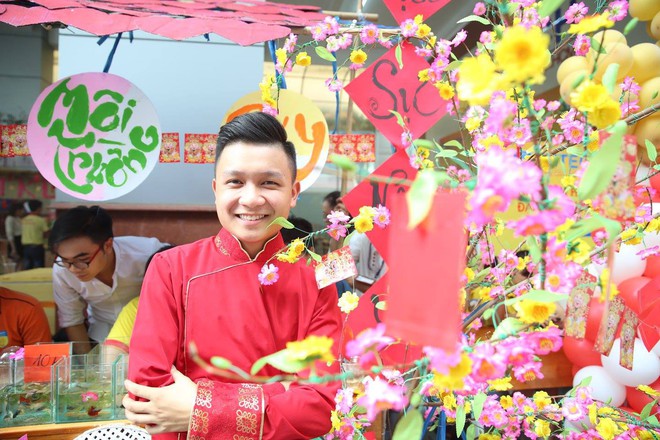 Sinh vi&ecirc;n HUTECH h&agrave;o hứng với lễ hội xu&acirc;n lớn nhất năm - Ảnh 3.