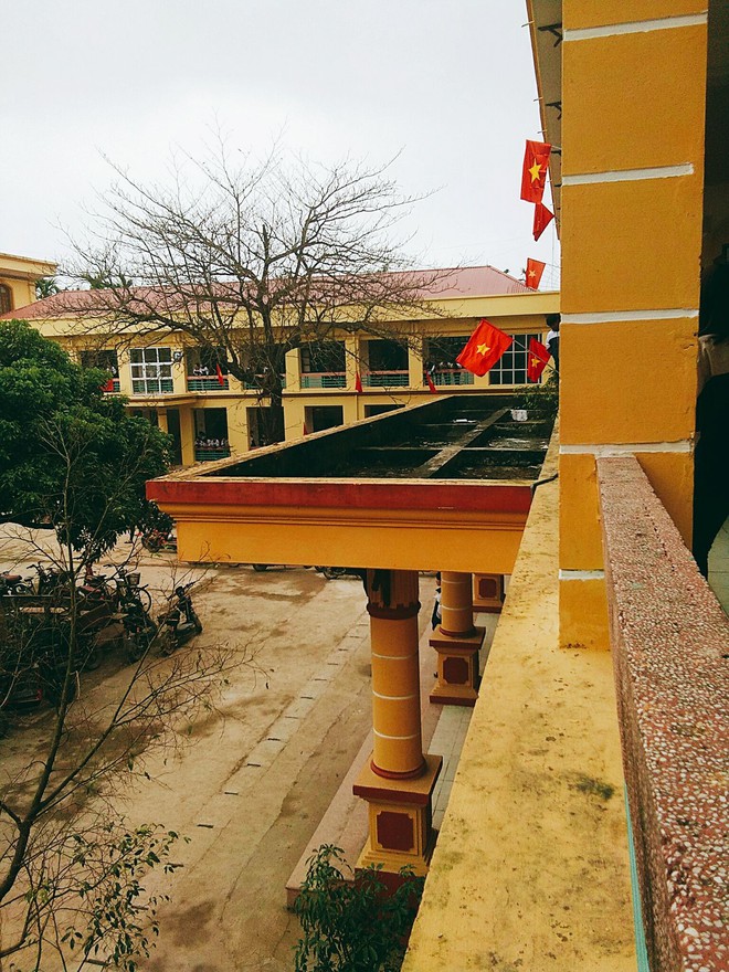 Nh&igrave;n những h&igrave;nh ảnh n&agrave;y mới thấy kh&ocirc;ng kh&iacute; sục s&ocirc;i trước trận b&aacute;n kết U23 Việt Nam - U23 Qatar đ&atilde; len lỏi đến từng ng&otilde; phố, ng&ocirc;i nh&agrave; - Ảnh 9.