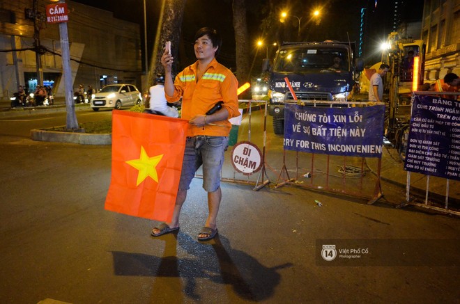Địa chấn U23 Việt Nam: Những khoảnh khắc ăn mừng “độc để đời” của người hâm mộ - Ảnh 6.