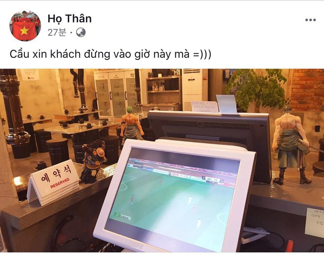 Xem chùm ảnh này mới thấm hết tình yêu bóng đá của những người con xa xứ - Ảnh 1.