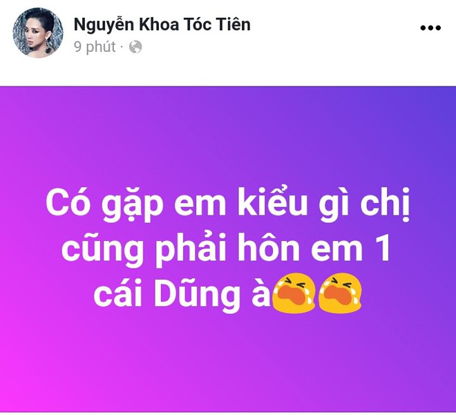 Tóc Tiên đòi hôn, Jolie Nguyễn chơi lớn tỏ tình với thủ môn Tiến Dũng sau trận bán kết lịch sử! - Ảnh 1.