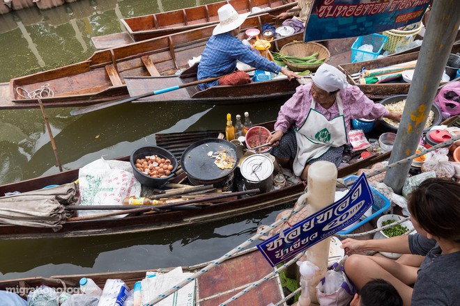Độc đáo ẩm thực chợ nổi Tha Kha (Thái Lan), chỉ cần nhìn qua là muốn xách ba lô lên mà đi ngay - Ảnh 3.