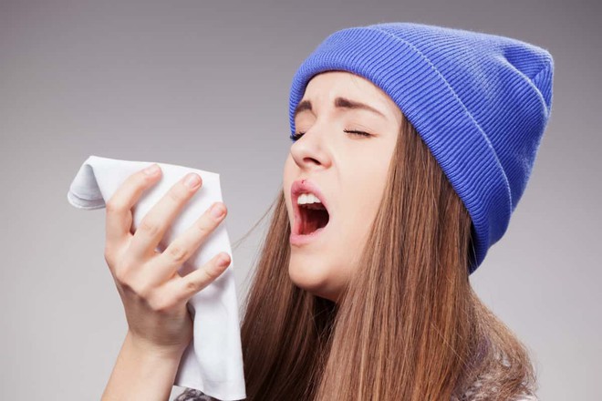 Một người đ&agrave;n &ocirc;ng su&yacute;t bị tử vong khi l&agrave;m điều n&agrave;y l&uacute;c chuẩn bị hắt hơi - Ảnh 3.