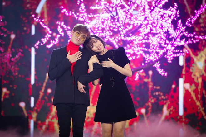 Soobin Hoàng Sơn - Min vừa tình tứ, vừa đáng yêu trên sân khấu lần đầu kết hợp - Ảnh 3.