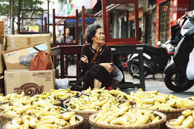 Cấm 1 làn đường trước chùa Phúc Khánh cho người dân ngồi dự lễ cầu an lớn nhất năm - Ảnh 3.