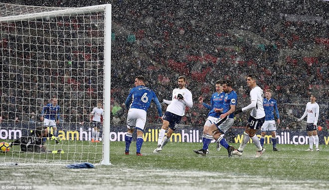 Son Heung-min lập cú đúp, Tottenham giành vé vào tứ kết FA Cup - Ảnh 11.