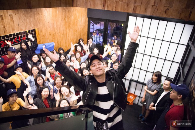 Update về tiệm m&igrave; của Seungri ở H&agrave; Nội: S&aacute;t ng&agrave;y khai trương, Seungri xuất hiện tại qu&aacute;n giao lưu với kh&aacute;ch ăn thử - Ảnh 2.