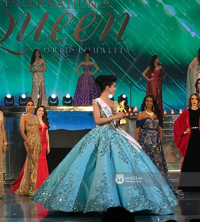 Hoa hậu chuyển giới 2018: Đại diện Venezuela vừa thắng giải đầm dạ hội đẹp nhất đã vướng nghi án nhái đầm Lọ Lem trứ danh của Hoa hậu thế giới - Ảnh 1.