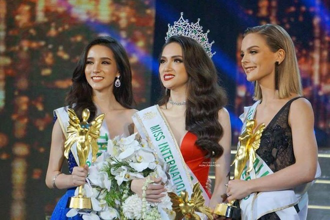 Trước khi trở th&agrave;nh Hoa hậu, Hương Giang Idol từng chinh phục kh&aacute;n giả thế n&agrave;o ở vai tr&ograve; ca sĩ? - Ảnh 15.