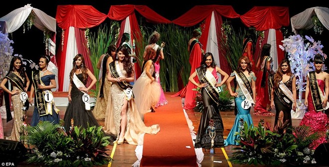 Những ng&ocirc;i trường d&agrave;nh ri&ecirc;ng cho người chuyển giới tr&ecirc;n thế giới - Ảnh 8.