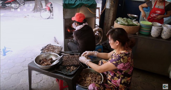 Ở Hà Nội có tận 5 hàng bún chả từng xuất hiện chễm chệ trên truyền thông quốc tế - Ảnh 14.