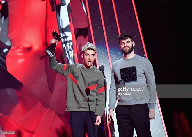 iHeartRadio Music Awards 2018: BTS gi&agrave;nh tận 2 c&uacute;p, Ariana Grande &ocirc;m giải cho... c&uacute;n - Ảnh 6.