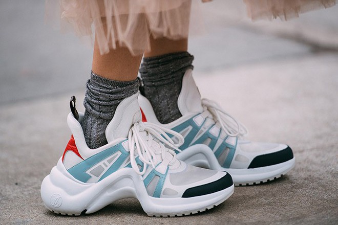 6 mẫu sneakers hot hit được dự đoán sẽ soán ngôi Triple S của Balenciaga - Ảnh 3.