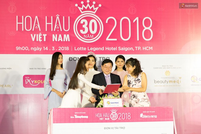 Khoảnh khắc hiếm hoi: 6 Hoa hậu, &Aacute; hậu hai m&ugrave;a Hoa hậu li&ecirc;n tiếp diện &aacute;o d&agrave;i đọ sắc - Ảnh 11.