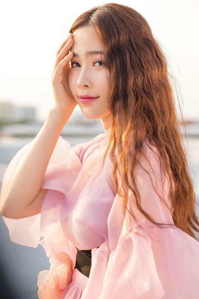 Hoa kh&ocirc;i Nam Em tạo h&igrave;nh như Taeyeon trong MV mới, dự định mỗi th&aacute;ng sẽ cho ra mắt 1 sản phẩm - Ảnh 9.