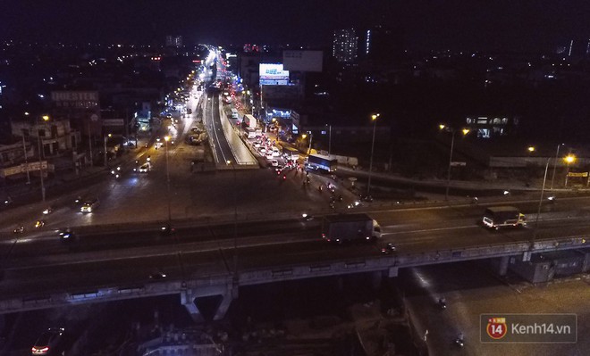 Cận cảnh nút giao thông 3 tầng thứ hai ở Sài Gòn sau khi thông xe hầm chui hơn 500 tỉ đồng - Ảnh 18.