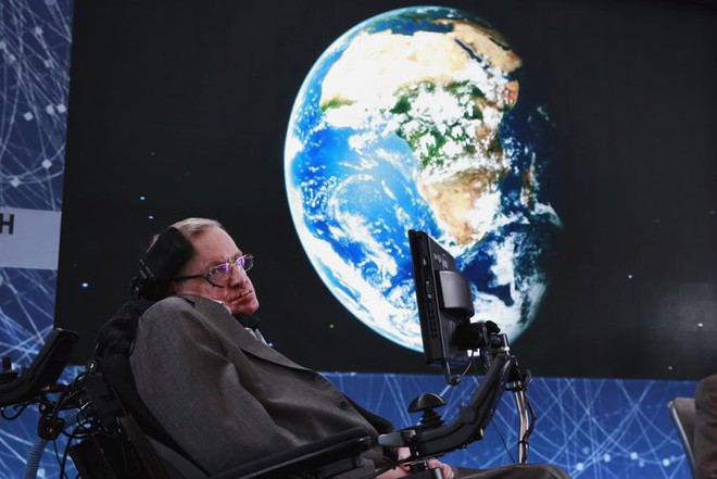 Stephen Hawking và những lời cảnh báo rợn người cho nhân loại về Ngày Tận thế - Ảnh 2.