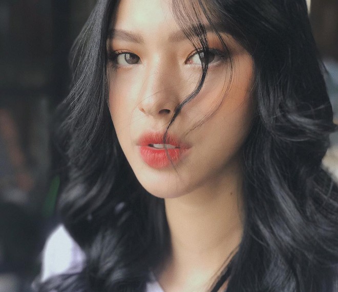Từ l&ocirc;ng m&agrave;y c&agrave;ng đậm c&agrave;ng tốt, ng&agrave;y c&agrave;ng nhiều người đẹp Việt chuộng kẻ m&agrave;y tối giản tự nhi&ecirc;n khoe r&otilde; từng sợi m&agrave;y - Ảnh 7.