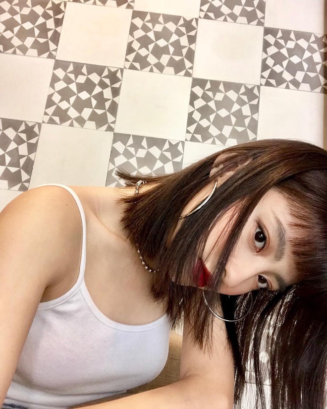 Từ l&ocirc;ng m&agrave;y c&agrave;ng đậm c&agrave;ng tốt, ng&agrave;y c&agrave;ng nhiều người đẹp Việt chuộng kẻ m&agrave;y tối giản tự nhi&ecirc;n khoe r&otilde; từng sợi m&agrave;y - Ảnh 9.