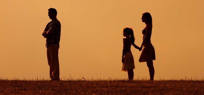 Khoa học khẳng định: C&aacute;c &ocirc;ng bố thời hiện đại đ&atilde; tiến h&oacute;a, tất cả l&agrave; nhờ c&aacute;c mẹ - Ảnh 2.